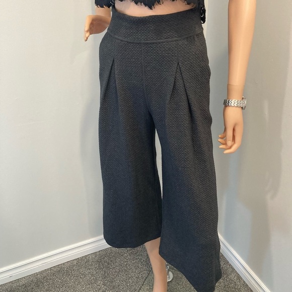 Lululemon Can You Feel The Pleat Crop - Picture 9 of 11